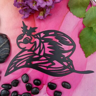 NormiPilke magneetti, Kovakuoriainen lehdellä, Matta