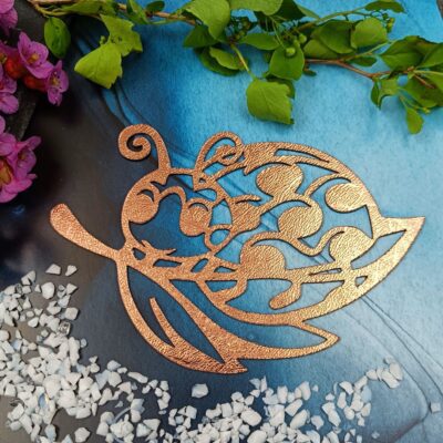 NormiPilke magneetti, Leppäkerttu lehdellä, Teksturoitu