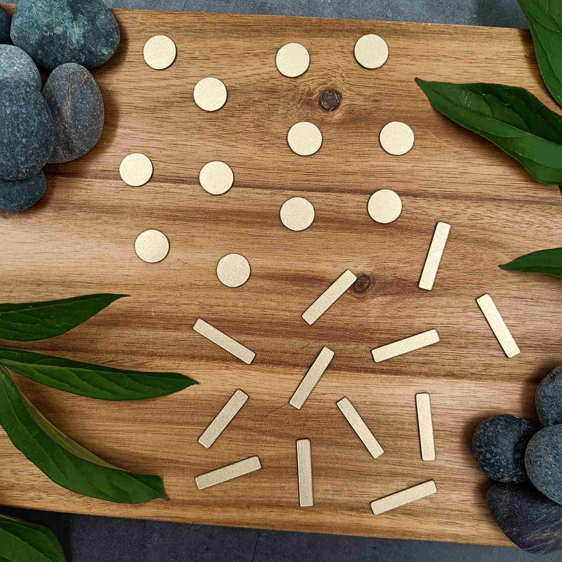 Taival kellon viivat ja pallot, kimaltava kulta 1 Taival kellon viivat ja pallot, kimaltava kulta