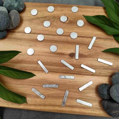 Taival kellon viivat ja pallot, teksturoitu hopea