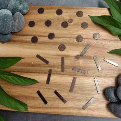 Taival kellon viivat ja pallot, teksturoitu suklaa