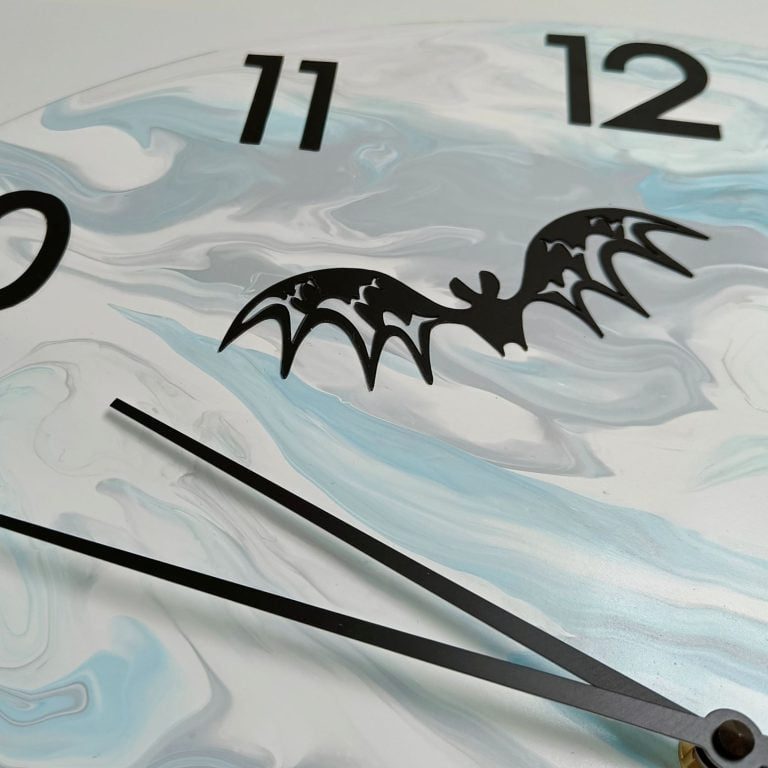 Taival kello ja Pilke Lepakko, NormiPilke, matta musta