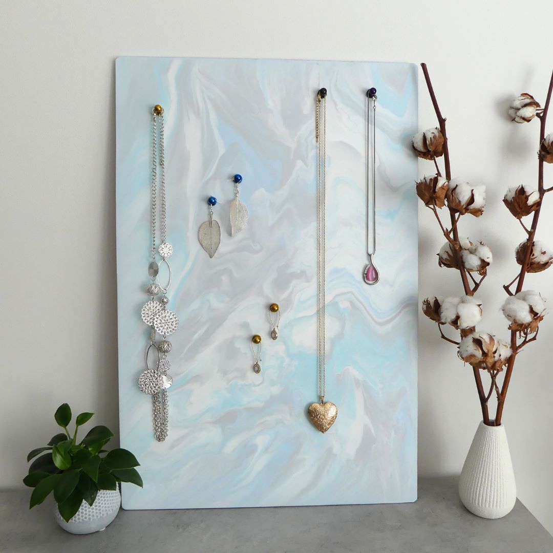 Kuohu magneettitaulu 40 x 60 cm, koruteline, magneettinen, korujen säilytys 1.3