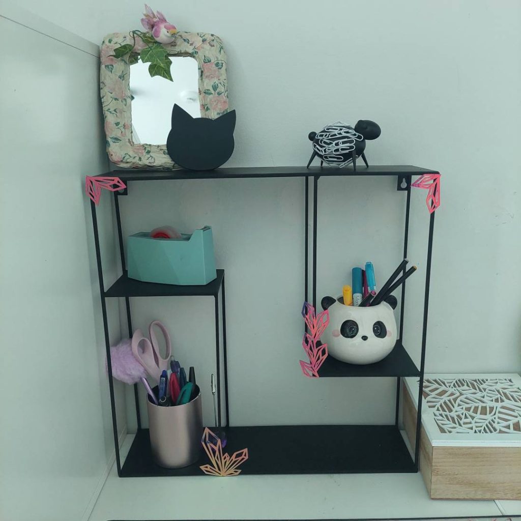 Pilke magneetit tyohuoneessa