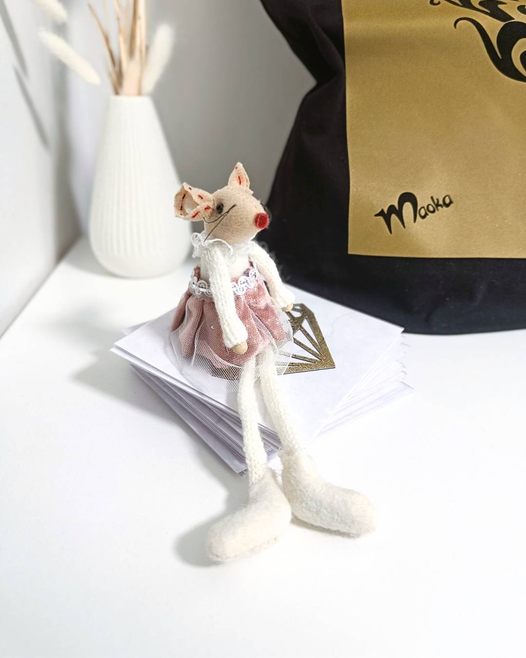 Mimi hiiri esittaytyy